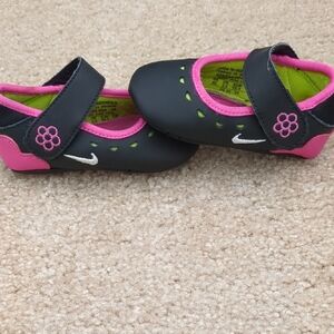 Nike Baby Black and Pink Walker Shoes